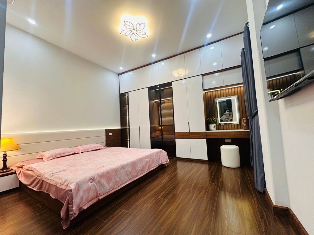 Bán nhà Minh Khai - diện tích 38m2 5 tầng - Nhà đẹp hiếm có - giá 8,2 tỷ