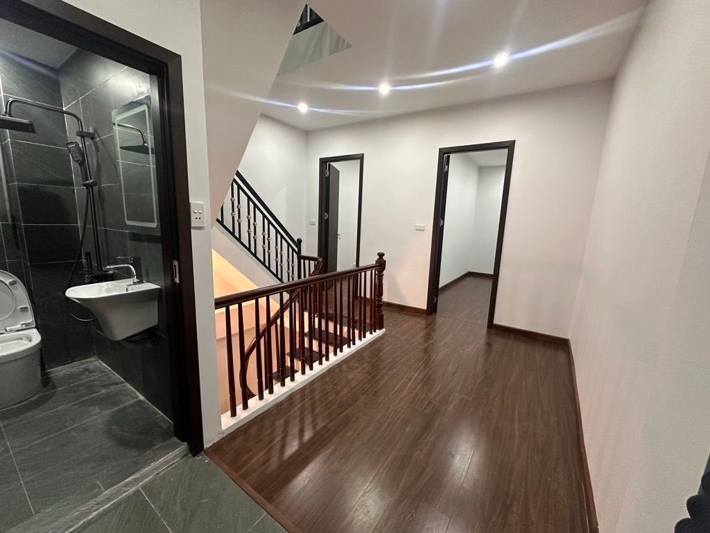 Bán nhà Minh Khai - diện tích 38m2 5 tầng - Nhà đẹp hiếm có - giá 8,2 tỷ