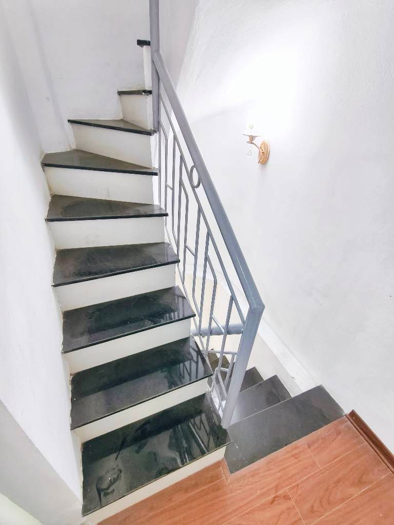 Bán nhà Đê La Thành - diện tích 14,4m2 4 tầng - Nhà đẹp hiếm có - giá 3,6 tỷ