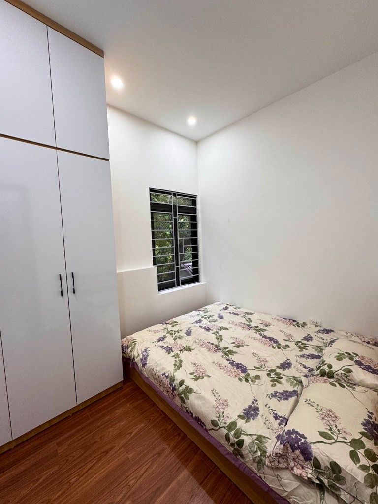 Bán nhà Bạch Đằng - diện tích 40m2 5 tầng - ô tô đỗ cửa - giá 14,8 tỷ