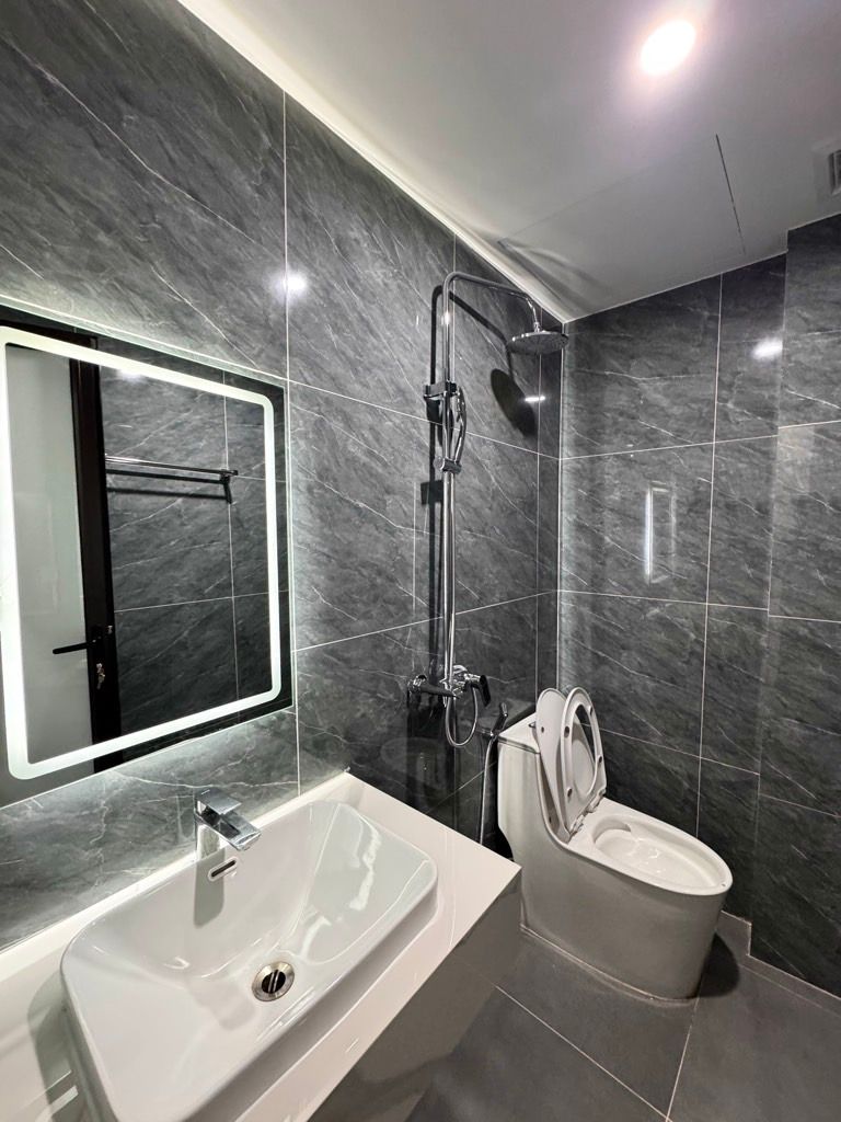 Bán nhà Bạch Đằng - diện tích 40m2 5 tầng - ô tô đỗ cửa - giá 14,8 tỷ