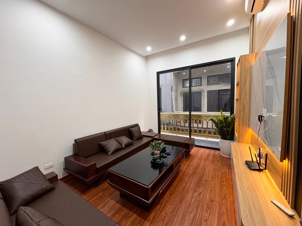 Bán nhà Bạch Đằng - diện tích 40m2 5 tầng - ô tô đỗ cửa - giá 14,8 tỷ