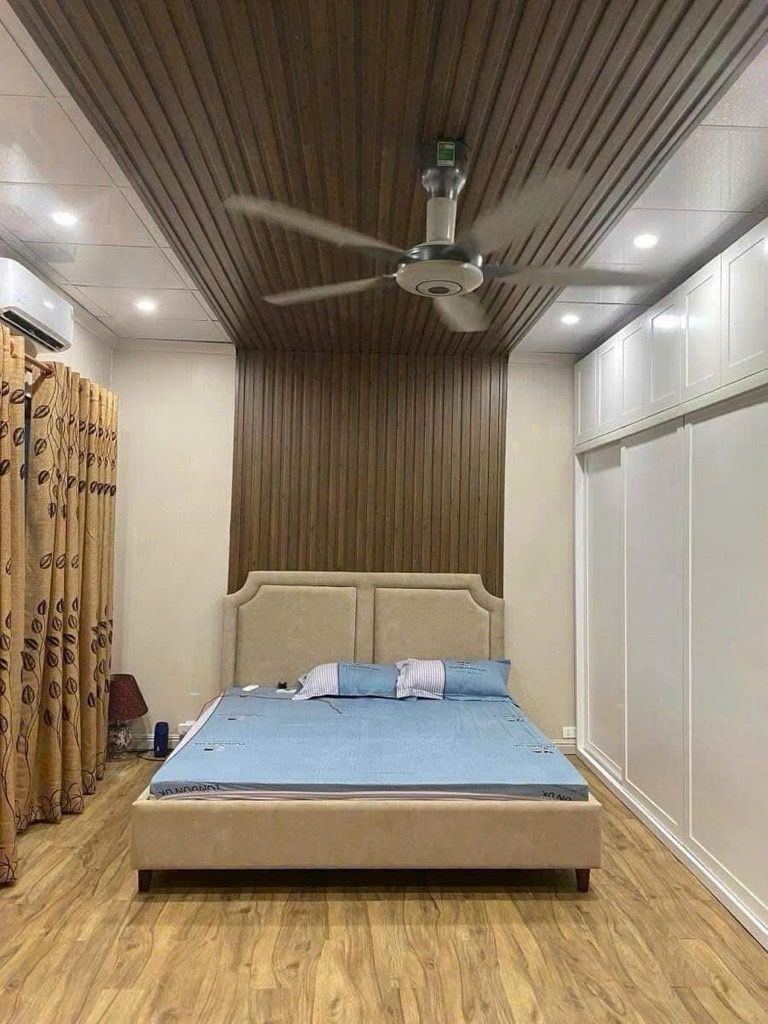 Bán nhà Nguyễn Đức Cảnh - diện tích 46m2 3 tầng - Mặt tiền khủng - giá 16 tỷ