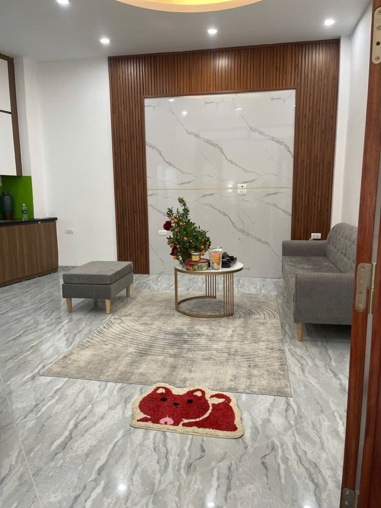 Bán nhà Minh Khai - diện tích 32.5m2 5 tầng - Ô tô đỗ ngay cổng - giá 9.7 tỷ