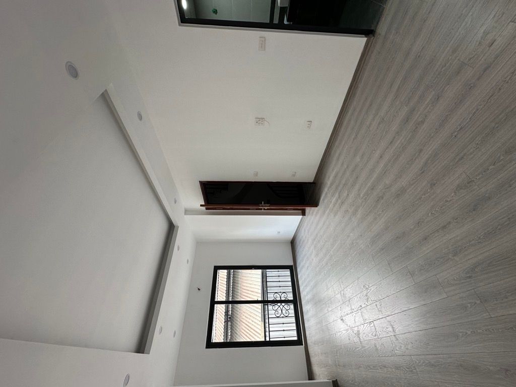 Bán nhà Minh Khai - diện tích 32.5m2 5 tầng - Ô tô đỗ ngay cổng - giá 9.7 tỷ