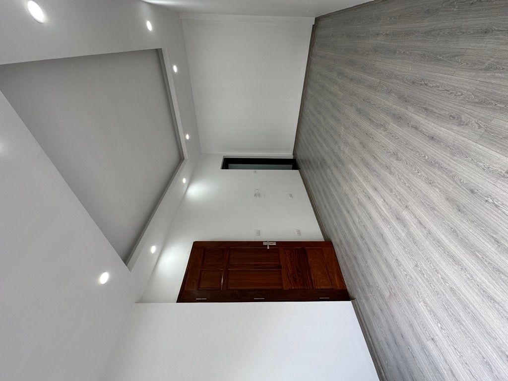 Bán nhà Minh Khai - diện tích 32.5m2 5 tầng - Ô tô đỗ ngay cổng - giá 9.7 tỷ