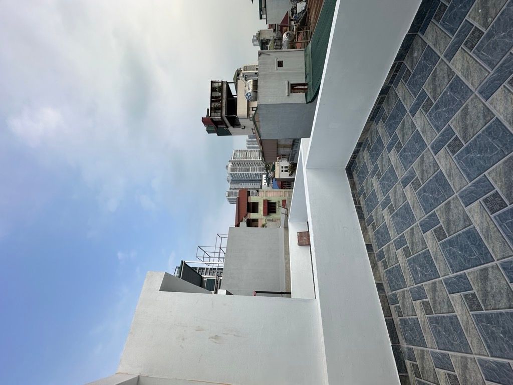 Bán nhà Minh Khai - diện tích 32.5m2 5 tầng - Ô tô đỗ ngay cổng - giá 9.7 tỷ