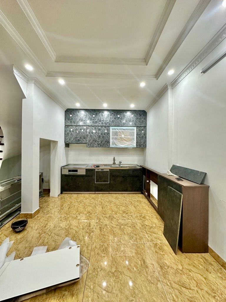 Bán nhà Trần Khát Chân - diện tích 55m2 5 tầng - HÀNG HIẾM TRẦN KHÁT CHÂN - 15M RA OTO 40M RA PHỐ - MẶT TIỀN 8.5M - giá 11,9 tỷ