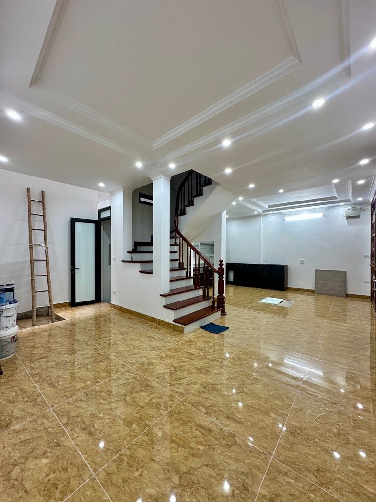 Bán nhà Trần Khát Chân - diện tích 55m2 5 tầng - HÀNG HIẾM TRẦN KHÁT CHÂN - 15M RA OTO 40M RA PHỐ - MẶT TIỀN 8.5M - giá 11,9 tỷ