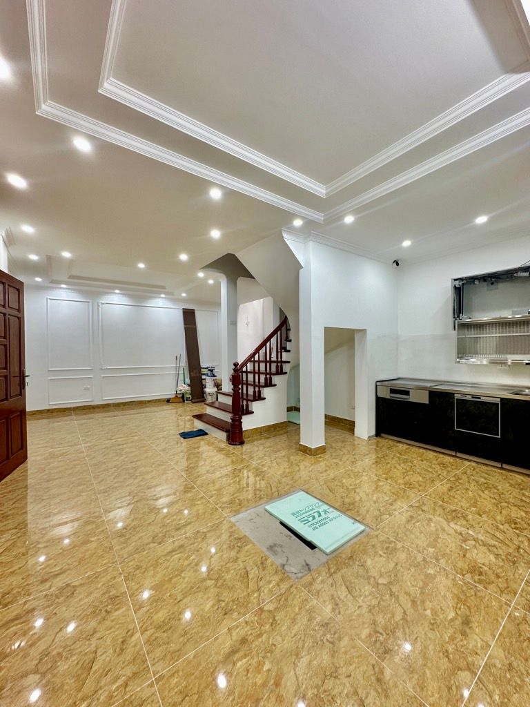 Bán nhà Trần Khát Chân - diện tích 55m2 5 tầng - HÀNG HIẾM TRẦN KHÁT CHÂN - 15M RA OTO 40M RA PHỐ - MẶT TIỀN 8.5M - giá 11,9 tỷ