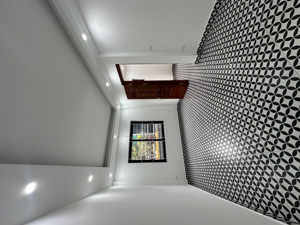 Bán nhà Trần Khát Chân - diện tích 55m2 5 tầng - HÀNG HIẾM TRẦN KHÁT CHÂN - 15M RA OTO 40M RA PHỐ - MẶT TIỀN 8.5M - giá 11,9 tỷ