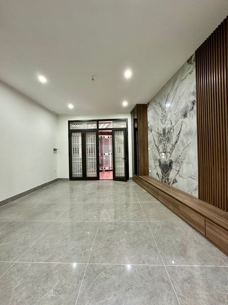 Bán nhà Trần Khát Chân - diện tích 42m2 5 tầng - Lô góc thoáng sáng - giá 12,6 tỷ