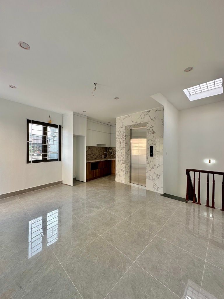 Bán nhà Trần Khát Chân - diện tích 42m2 5 tầng - Lô góc thoáng sáng - giá 12,6 tỷ