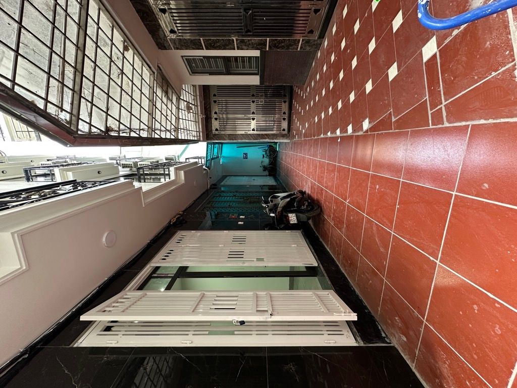 Bán nhà Trần Khát Chân - diện tích 42m2 5 tầng - Lô góc thoáng sáng - giá 12,6 tỷ