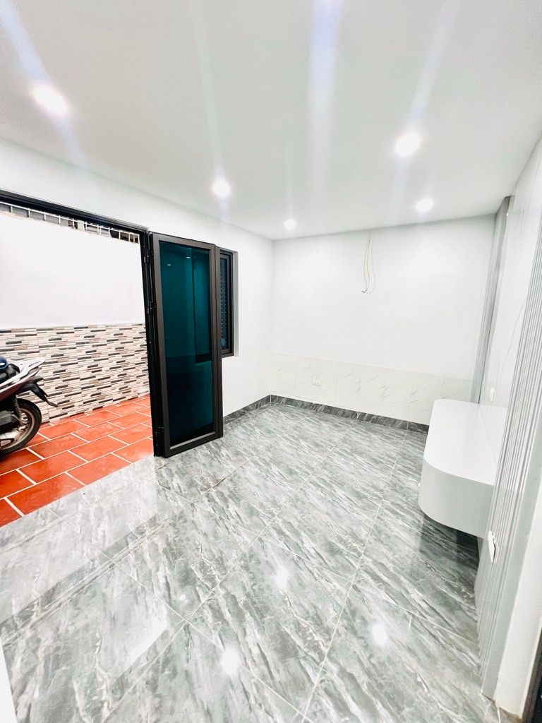 Bán nhà Mai Động - diện tích 50m2 1 tầng - Mặt tiền rộng - giá 2,85 tỷ