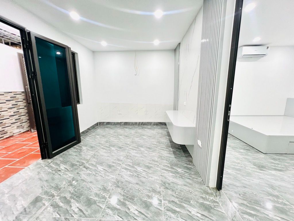 Bán nhà Mai Động - diện tích 50m2 1 tầng - Mặt tiền rộng - giá 2,85 tỷ