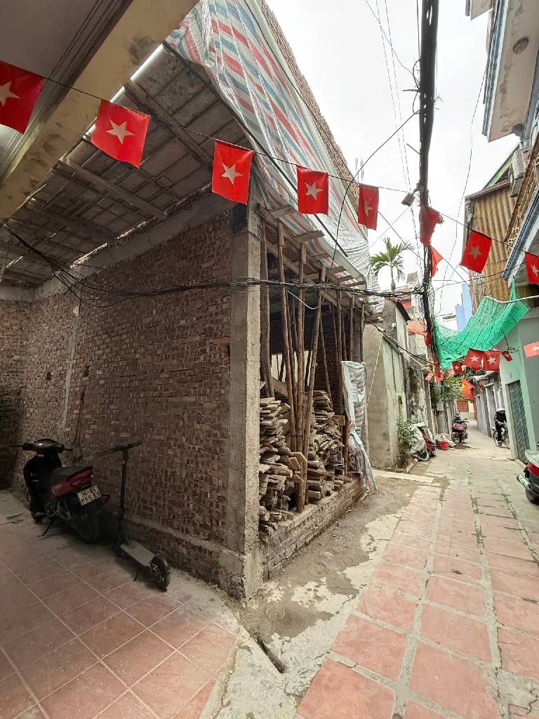 Bán nhà Ngõ Quỳnh - diện tích 37m2 5 tầng - lô góc - giá 1,1 tỷ