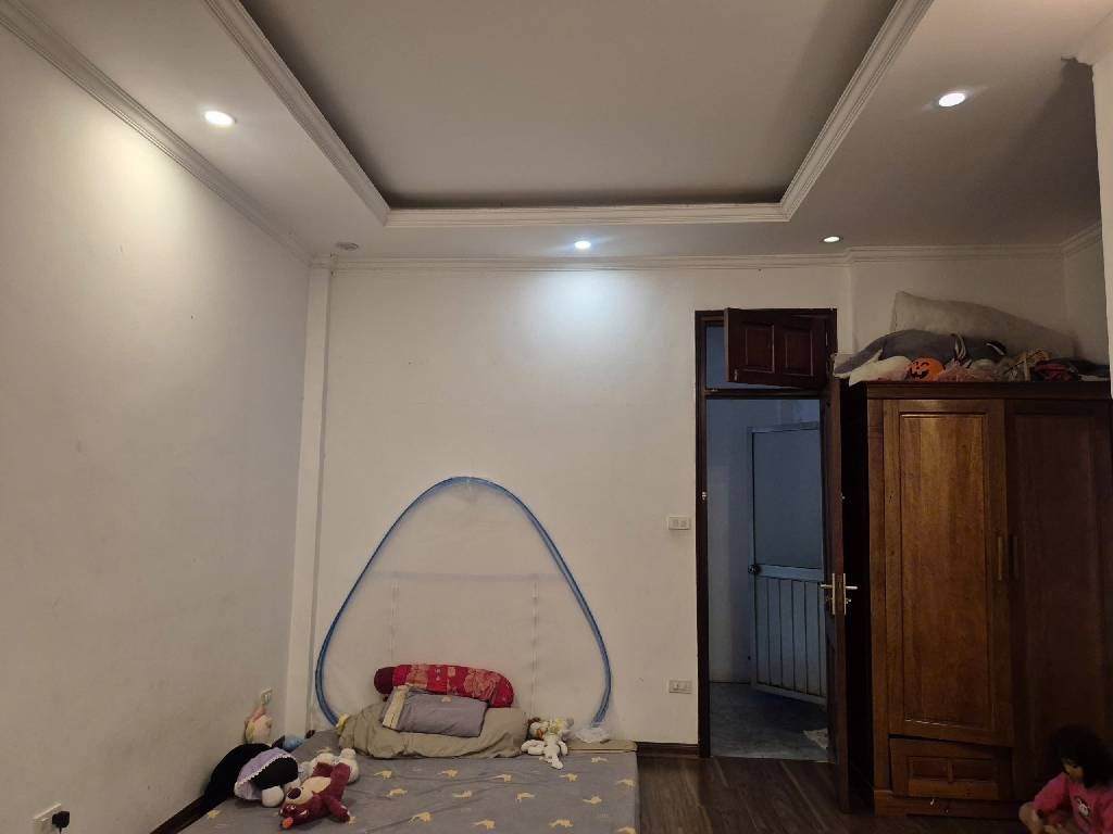 Bán nhà Tân Mai - diện tích 35m2 4 tầng - 2 mặt ngõ phân lô vỉa hè ô tô tránh - giá 13 tỷ