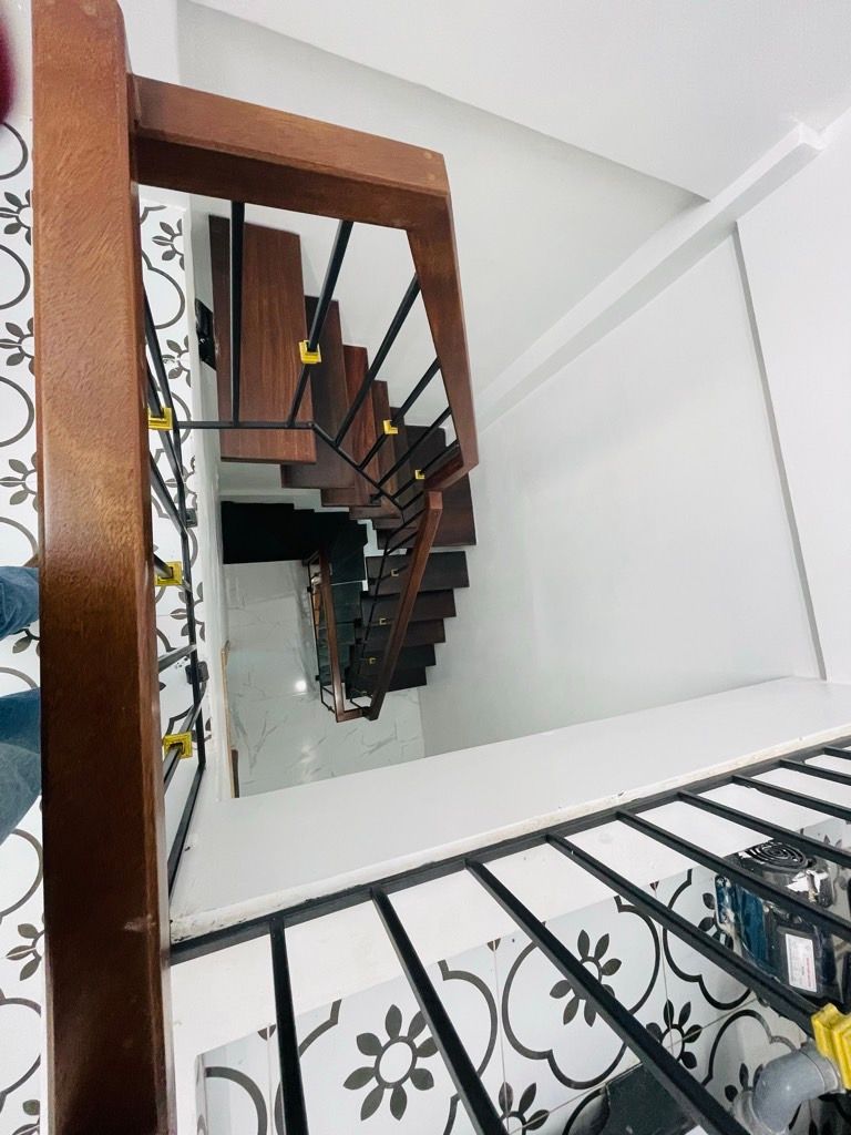 Bán nhà Ngõ Tiến Bộ - diện tích 21,8m2 5 tầng - Mặt ngõ thông ba gác tránh nhau - giá 5,25 tỷ