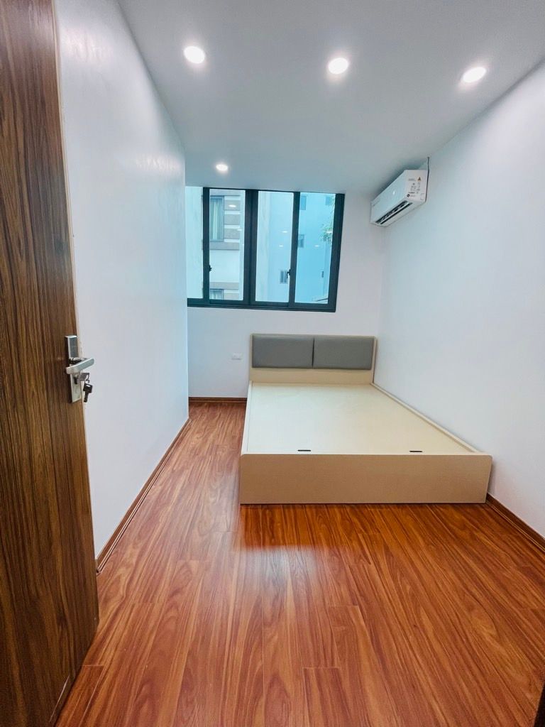 Bán nhà Ngõ Tiến Bộ - diện tích 21,8m2 5 tầng - Mặt ngõ thông ba gác tránh nhau - giá 5,25 tỷ