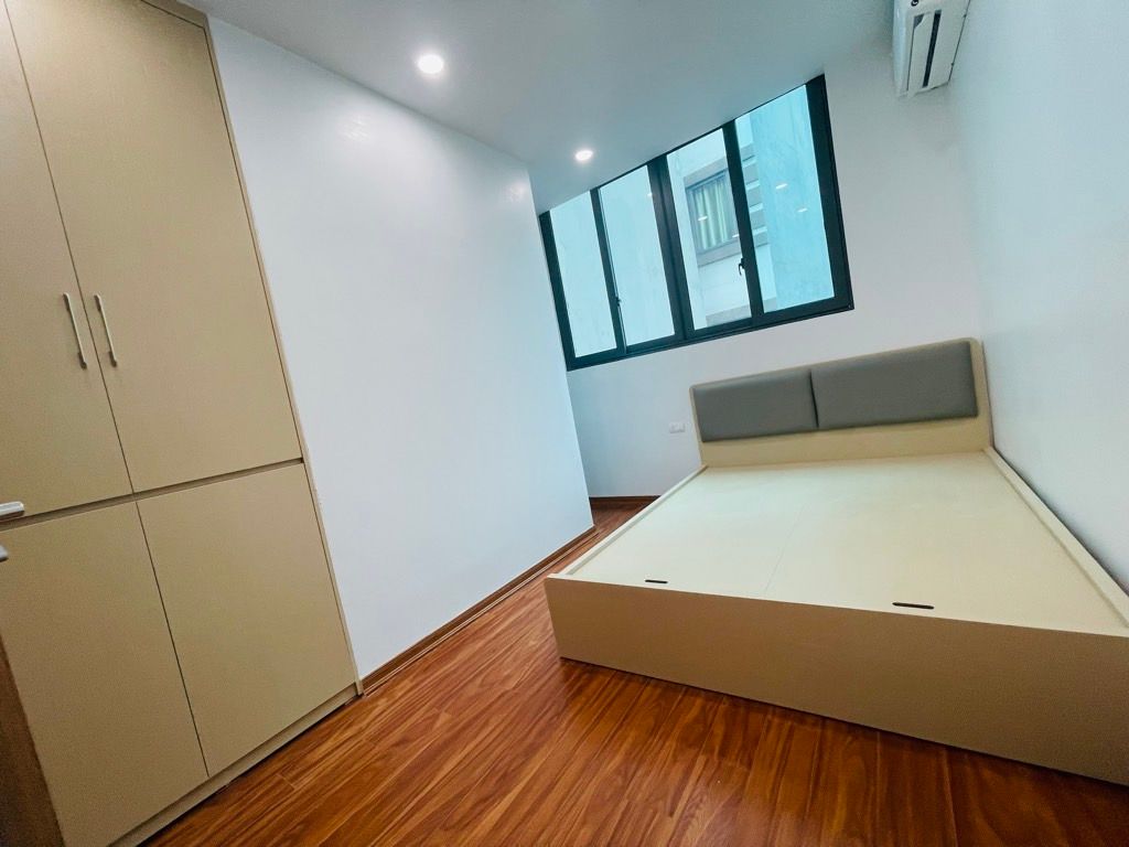 Bán nhà Ngõ Tiến Bộ - diện tích 21,8m2 5 tầng - Mặt ngõ thông ba gác tránh nhau - giá 5,25 tỷ