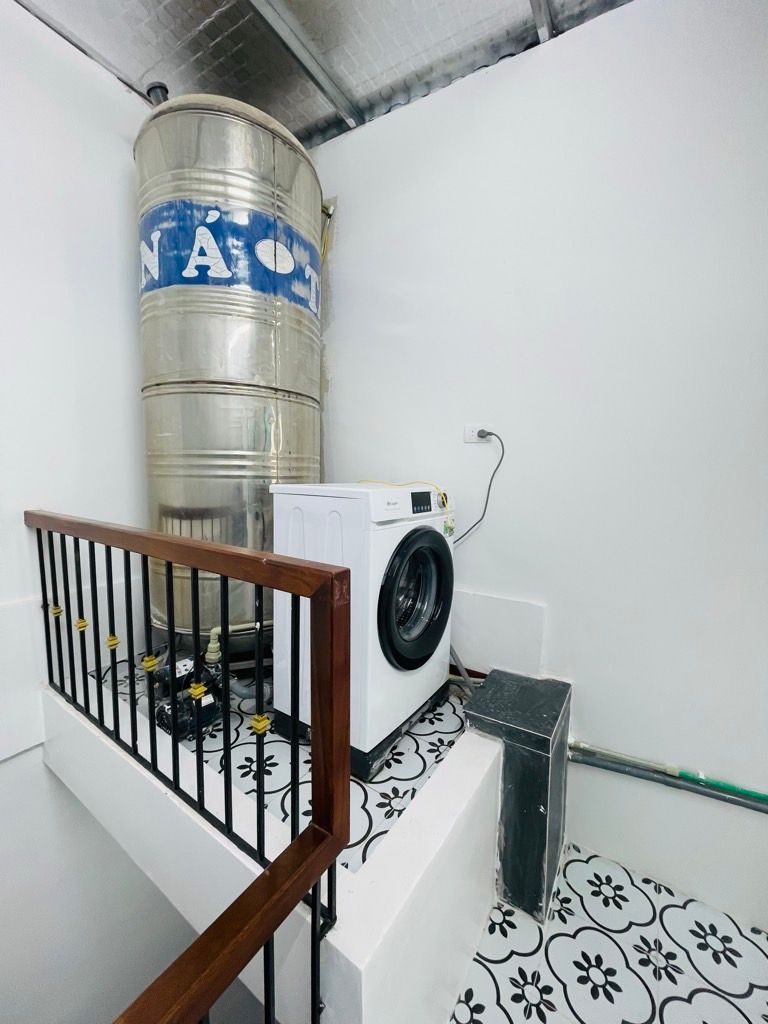 Bán nhà Ngõ Tiến Bộ - diện tích 21,8m2 5 tầng - Mặt ngõ thông ba gác tránh nhau - giá 5,25 tỷ