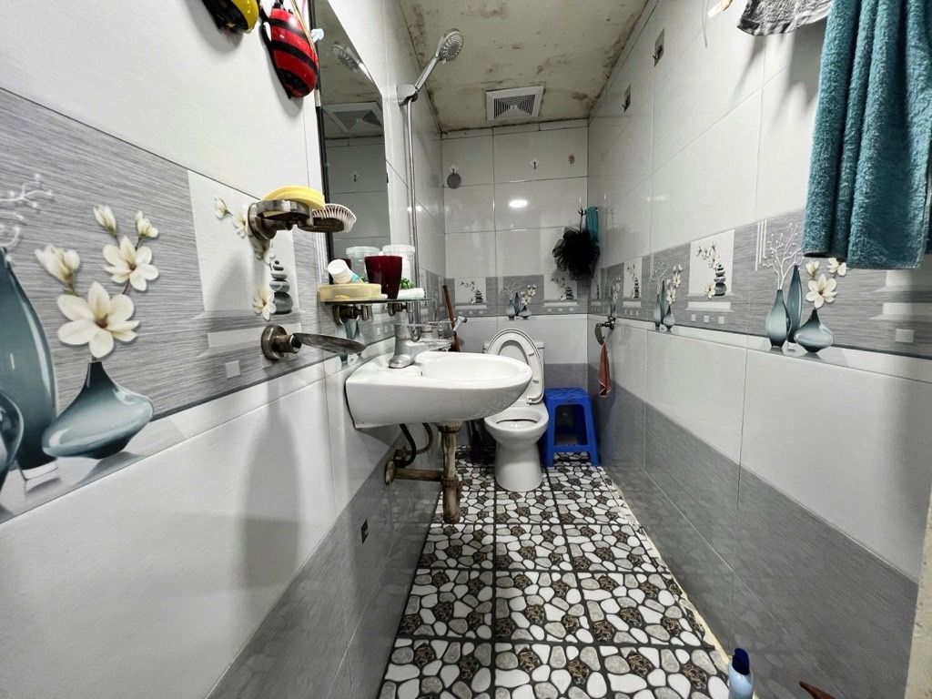 Bán nhà Minh Khai - diện tích 19,1m2 6 tầng - Ô TÔ ĐỖ CỬA - giá 10,7 tỷ