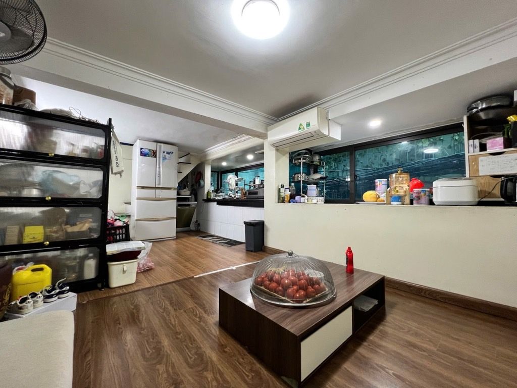 Bán nhà Minh Khai - diện tích 19,1m2 6 tầng - Ô TÔ ĐỖ CỬA - giá 10,7 tỷ