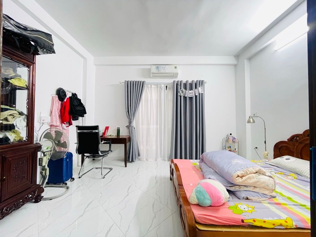 Bán nhà Văn Chương - diện tích 30m2 6 tầng - Ô tô đỗ cổng - giá 15 tỷ