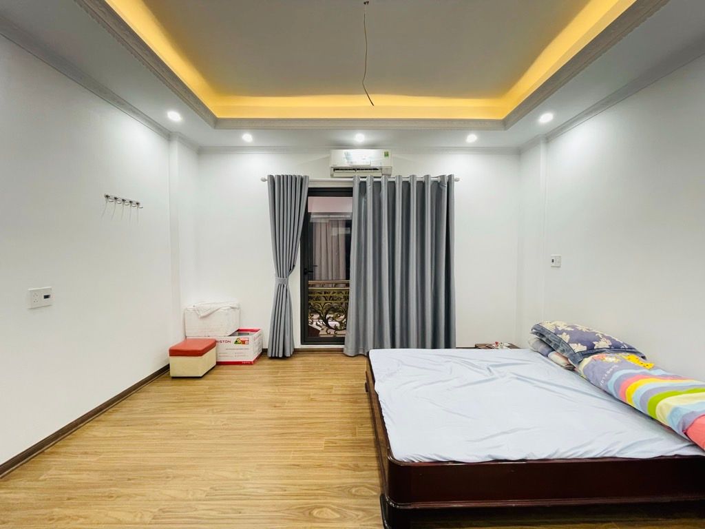 Bán nhà Văn Chương - diện tích 30m2 6 tầng - Ô tô đỗ cổng - giá 15 tỷ