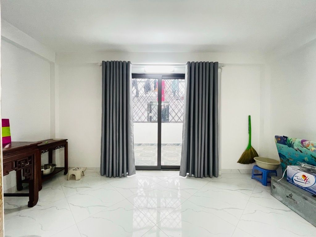 Bán nhà Văn Chương - diện tích 30m2 6 tầng - Ô tô đỗ cổng - giá 15 tỷ