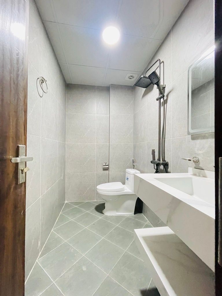 Bán nhà Văn Chương - diện tích 30m2 6 tầng - Ô tô đỗ cổng - giá 15 tỷ