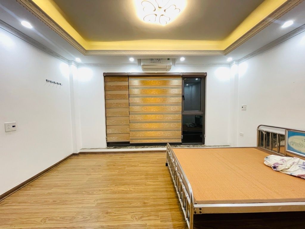 Bán nhà Văn Chương - diện tích 30m2 6 tầng - Ô tô đỗ cổng - giá 15 tỷ