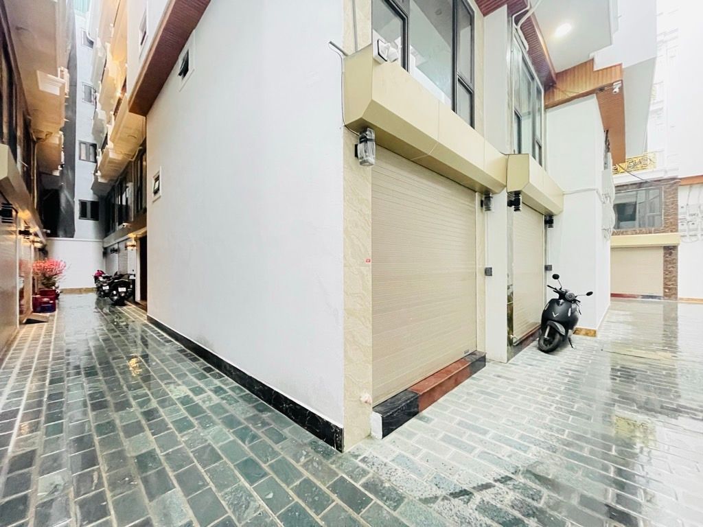 Bán nhà Văn Chương - diện tích 30m2 6 tầng - Ô tô đỗ cổng - giá 15 tỷ