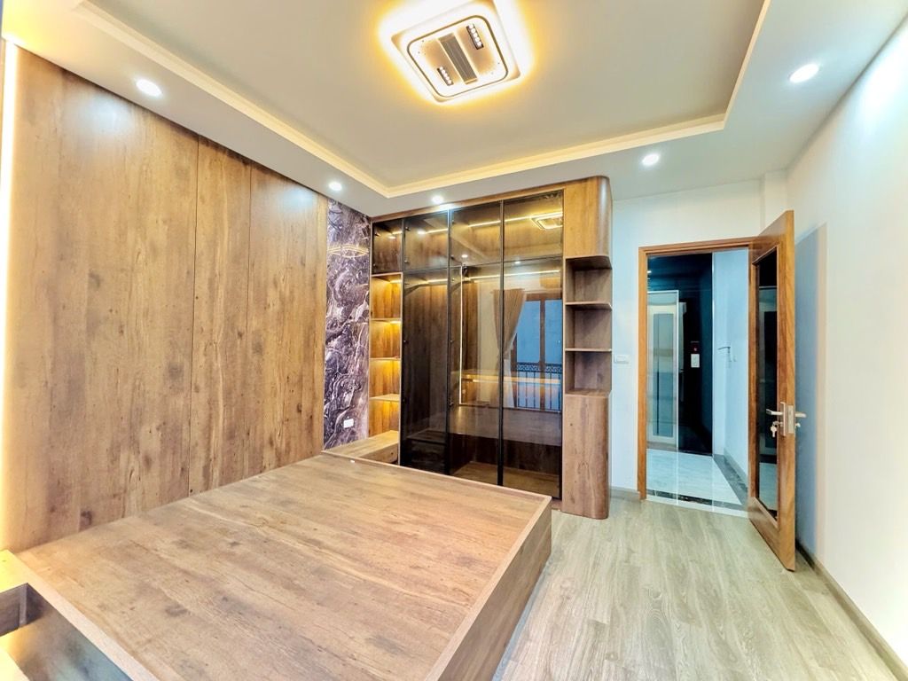 Bán nhà Minh Khai - diện tích 26m2 5 tầng - LÔ GÓC BA THOÁNG - giá 11,5 tỷ