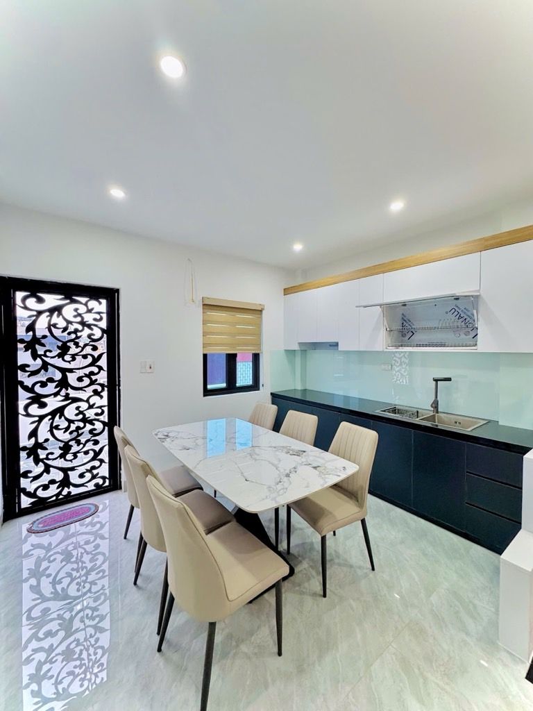 Bán nhà Minh Khai - diện tích 26m2 5 tầng - LÔ GÓC BA THOÁNG - giá 11,5 tỷ