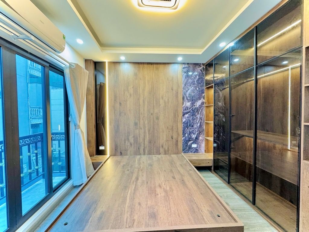 Bán nhà Minh Khai - diện tích 26m2 5 tầng - LÔ GÓC BA THOÁNG - giá 11,5 tỷ