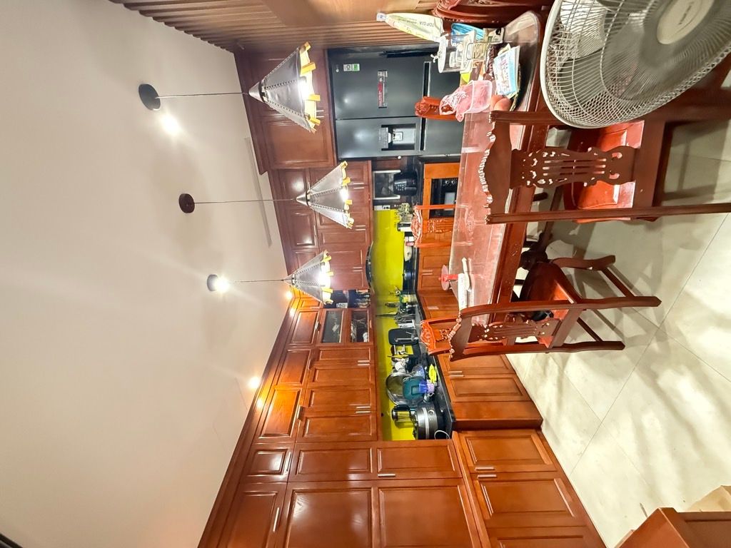 Bán nhà Giáp Bát - diện tích 60.8m2 4 tầng - PHÂN LÔ Ô TÔ ĐỖ CỬA - giá 15,5 tỷ