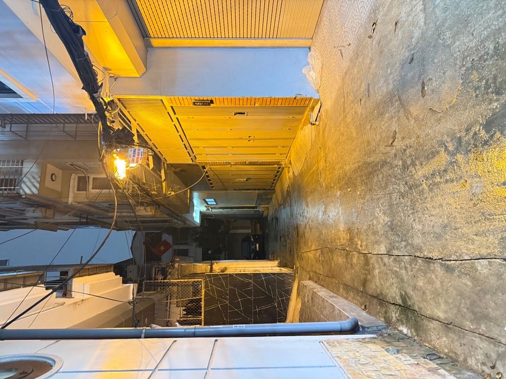 Bán nhà Giáp Bát - diện tích 60.8m2 4 tầng - PHÂN LÔ Ô TÔ ĐỖ CỬA - giá 15,5 tỷ