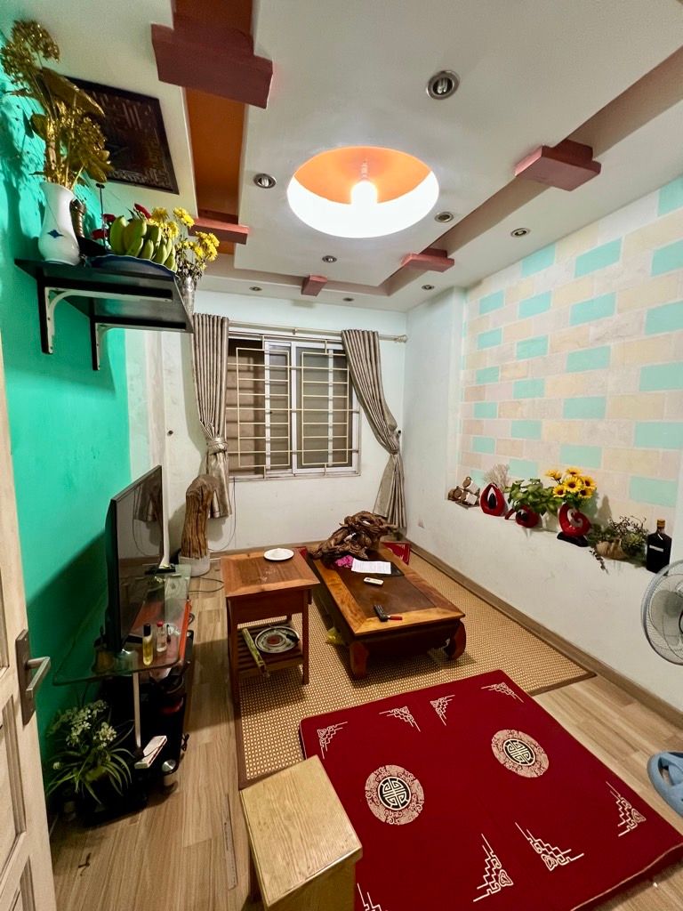 Bán nhà Định Công Thượng - diện tích 38m2 3 tầng - NGÕ THÔNG BA GÁC - giá 4,5 tỷ