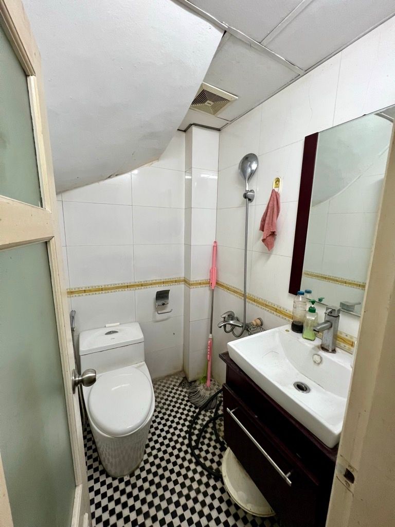 Bán nhà Định Công Thượng - diện tích 38m2 3 tầng - NGÕ THÔNG BA GÁC - giá 4,5 tỷ