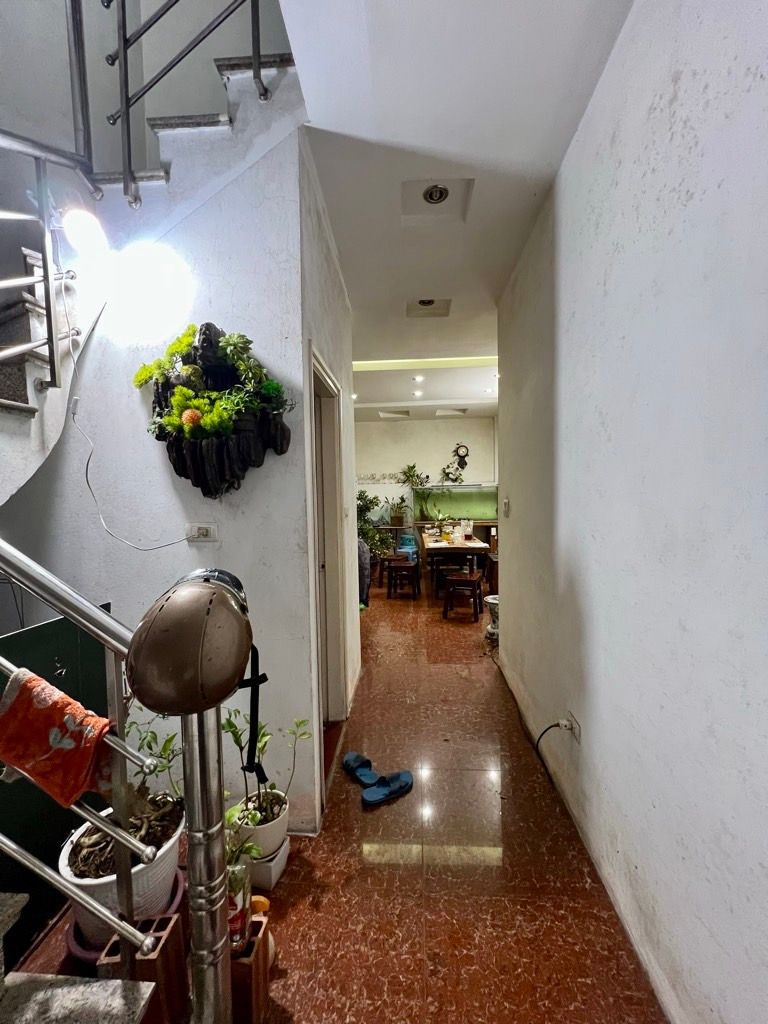 Bán nhà Định Công Thượng - diện tích 38m2 3 tầng - NGÕ THÔNG BA GÁC - giá 4,5 tỷ