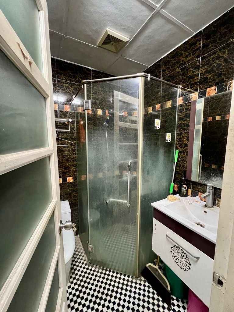 Bán nhà Định Công Thượng - diện tích 38m2 3 tầng - NGÕ THÔNG BA GÁC - giá 4,5 tỷ