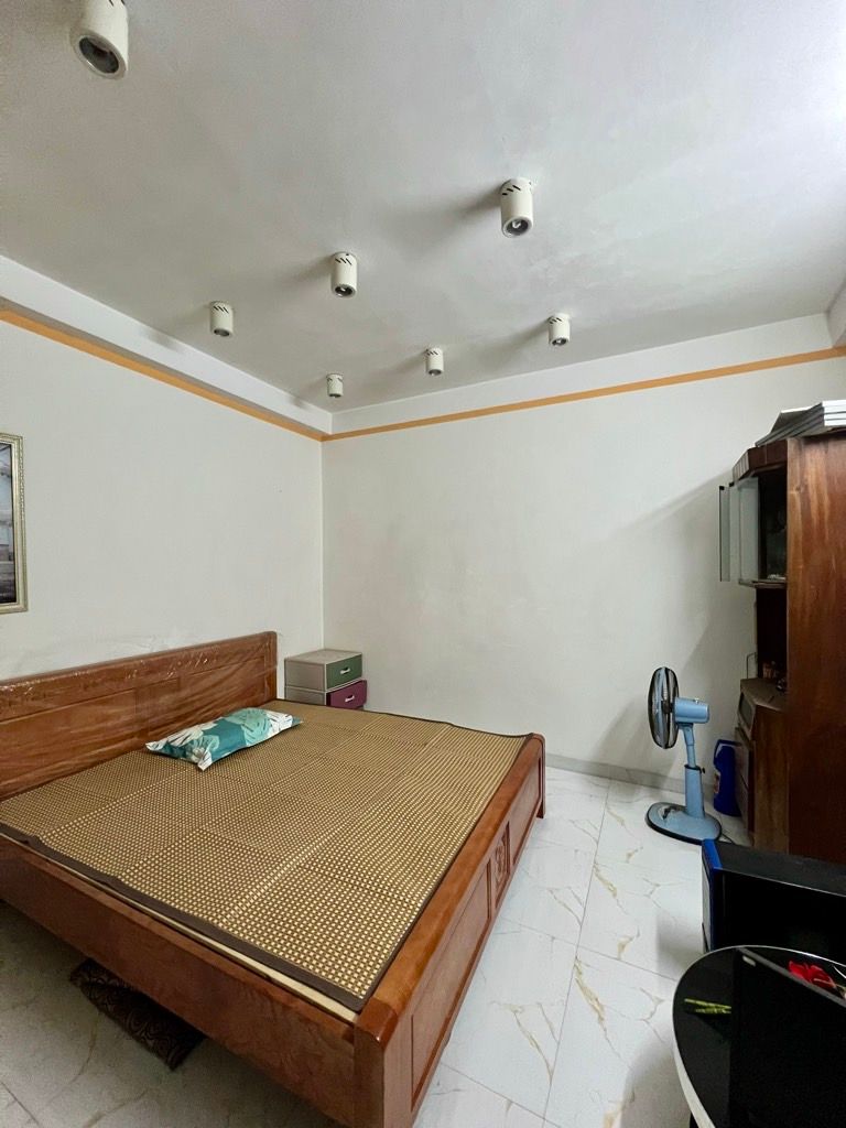 Bán nhà Định Công Thượng - diện tích 38m2 3 tầng - NGÕ THÔNG BA GÁC - giá 4,5 tỷ