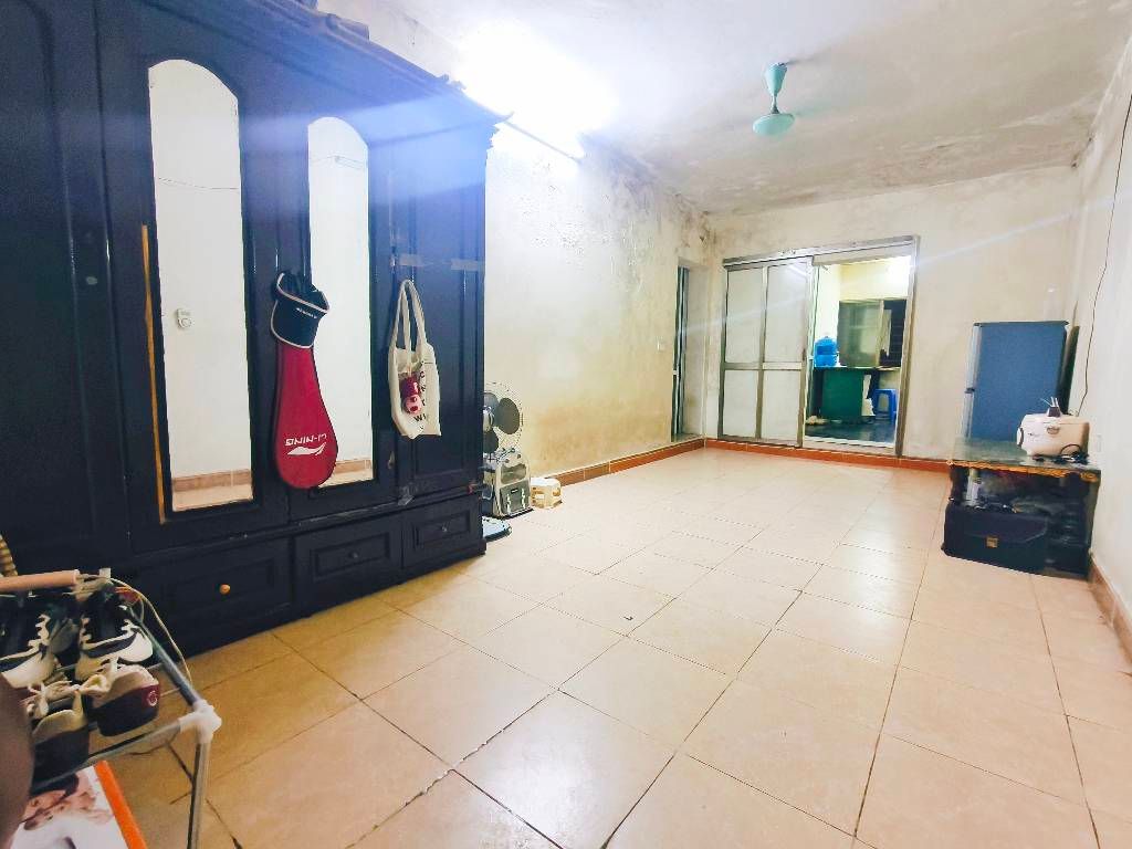 Bán nhà Hòa Bình - diện tích 30.1m2 1 tầng - ô tô tránh - giá 3,4 tỷ