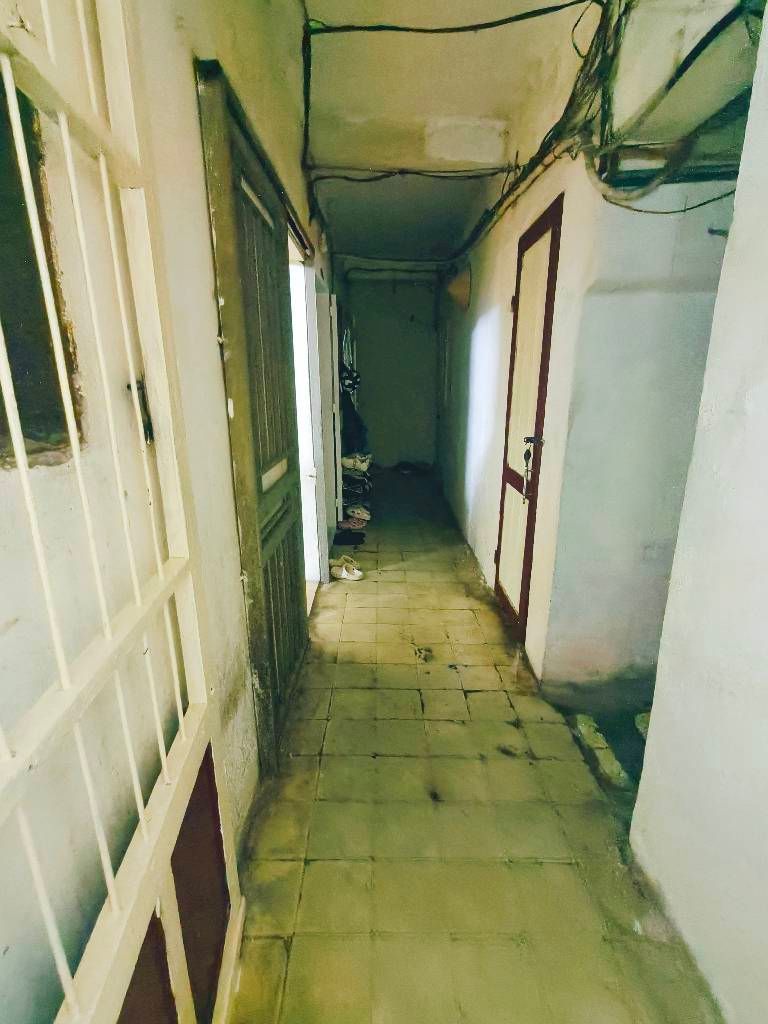 Bán nhà Hòa Bình - diện tích 30.1m2 1 tầng - ô tô tránh - giá 3,4 tỷ