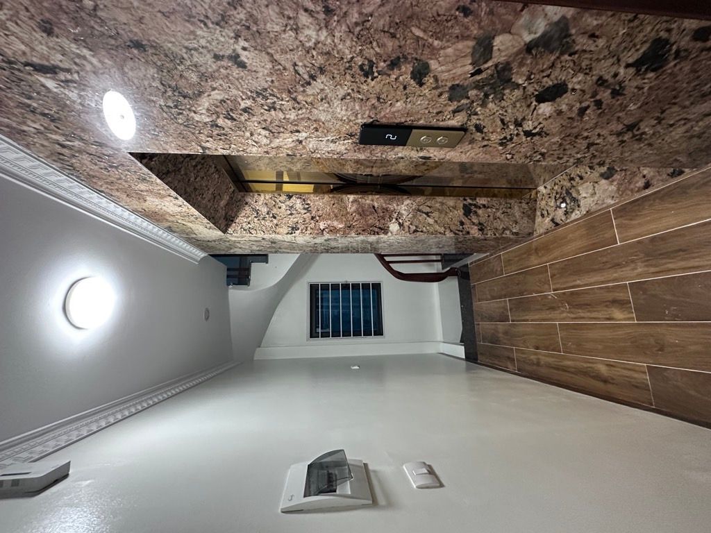 Bán nhà Minh Khai - diện tích 38m2 6 tầng - thang máy - giá 14,8 tỷ