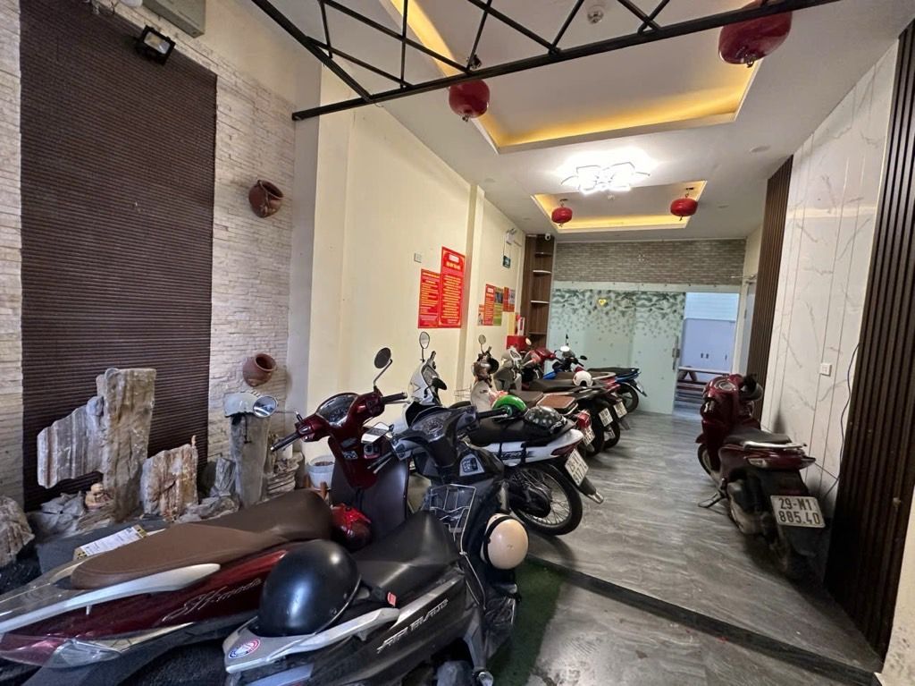 Bán nhà Kim Giang - diện tích 55.3m2 5 tầng - Ô TÔ - giá 15,8 tỷ