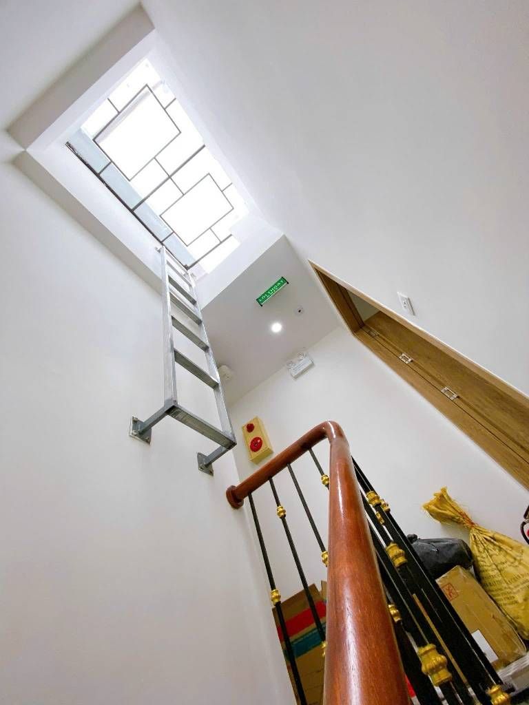 Bán nhà Giải Phóng - diện tích 41m2 7 tầng - Mặt ngõ ô tô, kinh doanh - giá 17,2 tỷ