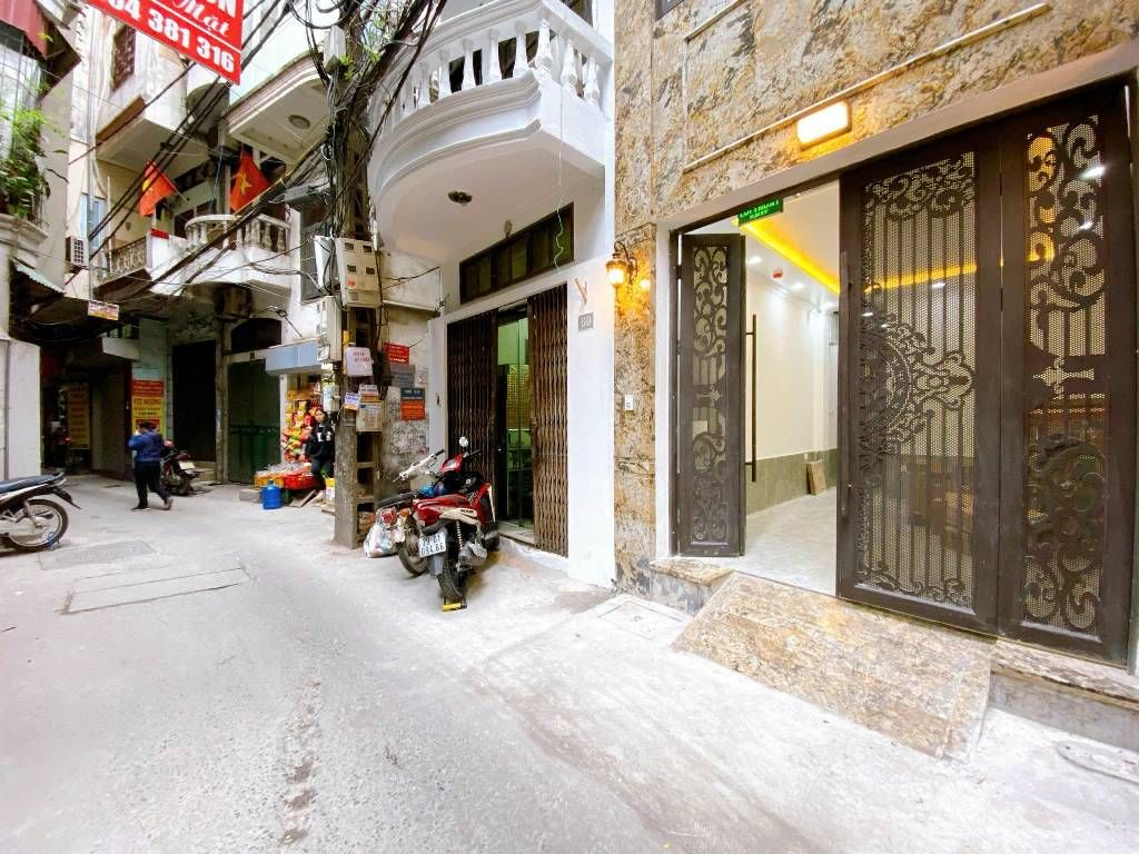 Bán nhà Giải Phóng - diện tích 41m2 7 tầng - Mặt ngõ ô tô, kinh doanh - giá 17,2 tỷ